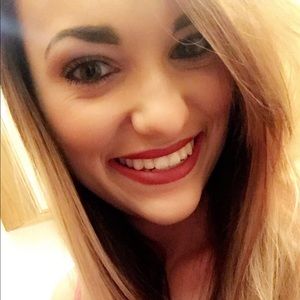 Meet your Posher, Brianna